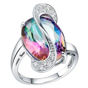 Magnifique bague en argent avec quartz arc-en-ciel et zirconiums scintillants femme.