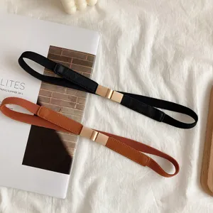 Cinturón elástico de mujer juego con hebilla metálica dorada elegante para vestido.