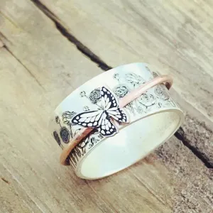 Vintage Legierung Zweifarbig Drehbare Schmetterling Blumen Gravierte Spinner Ring Für Angst Stressabbau Damen Modeschmuck