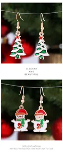 Orecchini lunghi albero pupazzo di neve dettaglio, design smalto festivo con ganci dorati.