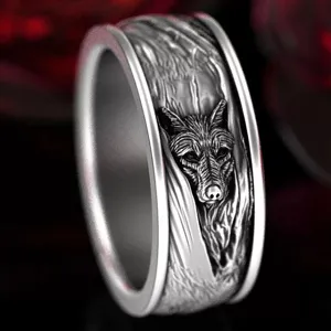 Close-up detail of the vintage punk wolf ring showcasing intricate 3D carved textured relief.