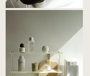 Estante de escritorio acrílico transparente detalle, organizador de cosméticos chic.