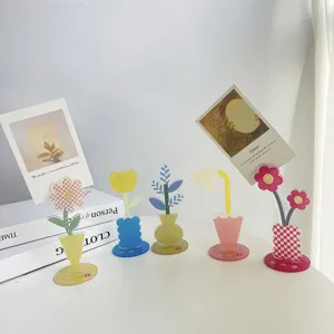 Cute acrylic floral memo clip and photo holder for desktop decoration, perfect for desks.