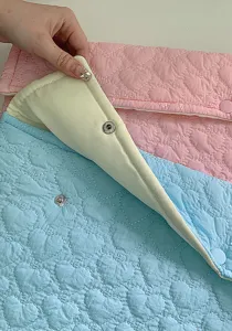 Süße gesteppte Tablet-Schutzhülle mit Herzmuster, verdickte Laptoptasche mit Druckknopf.