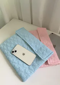 Süße gesteppte Laptoptasche und iPad Schutzhülle mit Herzmuster, verdicktes stoßfestes Design.