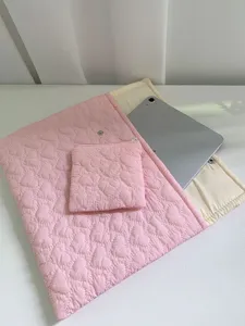 Süße rosa Herz gesteppte Laptop Hülle iPad Tablet Tasche gepolstert Schutzbeutel mit Etui