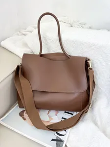 Große braune Damen Umhängetasche, stilvolle breite Riemen Crossbody Tasche für Pendler im Alltag.