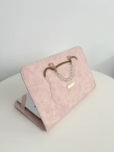 Detailansicht rosa süße Laptoptasche mit Perlengriff für 13 bis 16 Zoll Computer.