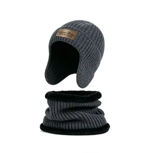 Conjunto de gorro de punto y calentador de cuello, gris forrado de polar para invierno.