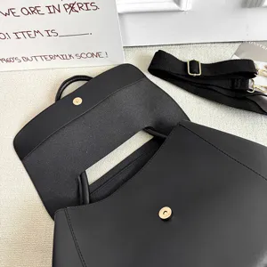 Schwarze große Schultertasche Damen PU Leder Shopper Freizeit Umhängetasche mit breitem Gurt
