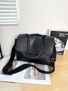 Grosse schwarze Leder Umhängetasche, breiter Riemen lässige Pendler Tasche für den Alltag.