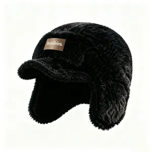 Stijlvolle zwarte nepbont winter trapper hoed met bruine lederen patch voor outdoor.
