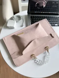 Custodia per laptop in pelle PU rosa con manico di perle per l'uso quotidiano.