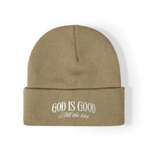 Khaki gebreide muts wintermuts met witte God is Good borduursel casual warme muts voor dag.