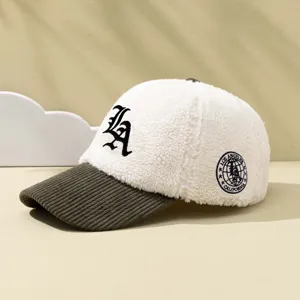 Casquette de baseball en fausse mouture et velours côtelé avec broderie LA tendance