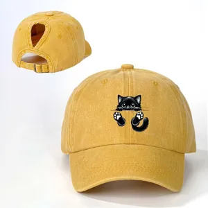 Gorra de béisbol de algodón amarillo lavado con lindo estampado de gato negro, coleta.