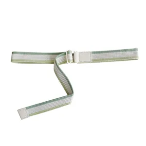Ceinture en toile rayée vert et blanc pour femme, fine et tendance ceinture d'été avec boucle.