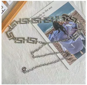 Zilveren metalen kettingriem voor vrouwen, chique Griekse patroon taille ketting jurk accessoire.
