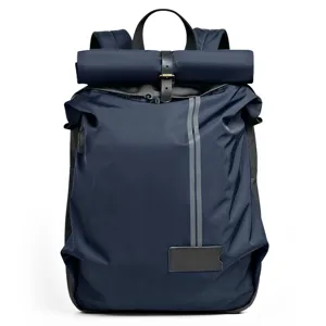 Wasserdichter Nylon Rolltop Rucksack fuer Reisen und taeglichen Studentenalltag.
