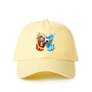 Cappellino da baseball giallo regolabile con stampa fuoco e ghiaccio calcio numero 67.