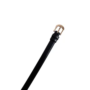 Cintura sottile in pelle nera da donna con fibbia dorata elegante e minimalista