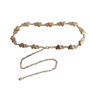 Cadena de cintura de metal dorado para mujer, elegante accesorio de cinturón para vaqueros.