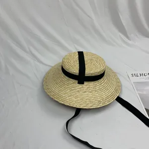 Franse vintage platte strohoed met zwart lint, elegante zomerse strandzonnehoed voor dames.