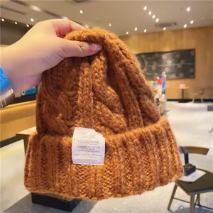 Bonnet en tricot torsadé épais et chaud pour femme, bonnet slouchy d'automne et d'hiver.