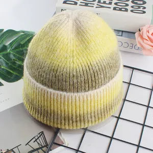 Farbverlauf Strickmütze für Damen, weiche warme Winterslouchy Mütze, lässige Mode Kopfbedeckung.
