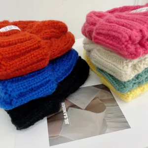 Bonnet en tricot d'hiver chapeau de laine chaud épais doux confortable couleurs vives