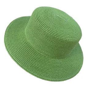 Chapeau de paille vert à calotte plate pour femmes, idéal pour les vacances d'été et la plage.