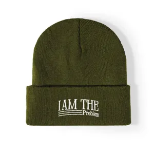 Olijfgroene gebreide muts met geborduurde slogan, gezellige warme casual wintermuts