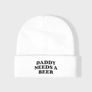Witte gebreide muts met grappig borduurwerk, casual winter warme pet voor heren en dames.