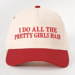 Cappello da baseball bicolore con testo slogan ricamato rosso per abbigliamento casual outdoor.