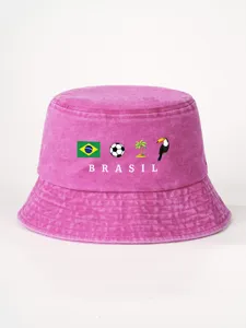 Rosa gewaschener Bucket Hat mit Brasilien-Flagge und Palmen-Print, stylischer Sonnenhut.