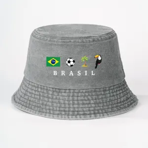Grauer, gewaschener Jeans-Bucket-Hat mit Brasilien-Flagge und Tukan-Druck, Freizeithut.