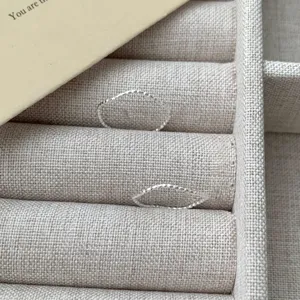 Bague ondulée en argent sterling S925 bijou de doigt délicat minimaliste empilable vue principale