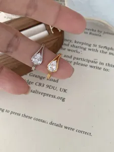 Bague larme en argent sterling S925 avec diamant unique detail design elegant