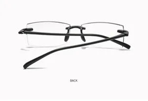 TR90 rahmenlose Blaulichtfilter Lesebrille Detailansicht mit eleganten schwarzen Buegeln.