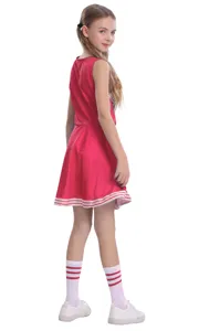 Vista dettagliata del costume da cheerleader per bambini con abito rosso e calze.