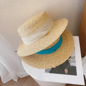 Retro British flat straw hat for women, summer sun protection beach hat, French chic style.