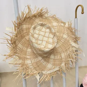 Detailansicht Damen Strohhut mit Fransen Sonnenhut Raffia Strand Urlaub Sommer Kopfbedeckung