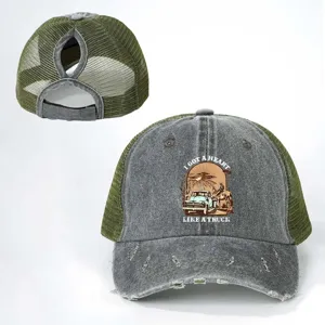 Καπέλο trucker από ξεwashed denim με τρύπα για αλογοουρά και γραφική εκτύπωση