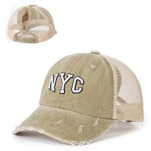 Cappellino da baseball in rete vintage con ricamo NYC, foro per coda di cavallo.