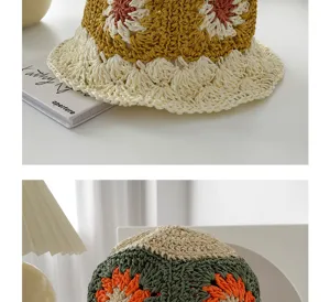 Handgehäkelter Blumen-Fischerhut Detail, vintage Strohhut für Damen Sommer Strand Urlaub Reisen.