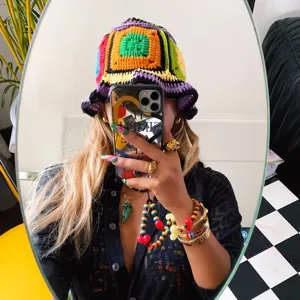Chapeau bob coloré au crochet fait main pour femme, chapeau de pêcheur en tricot vintage.