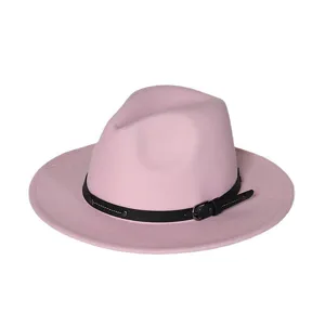 Roze wollen fedora hoed met zwarte lederen riem, stijlvolle platte rand jazz hoed.