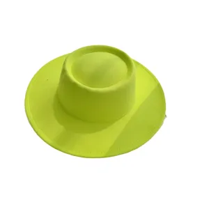 Neon groene hoed met brede platte rand, stijlvolle wollen vilt hoed voor herfst en winter.