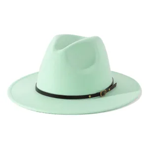 Mintgrüne Damen Fedora Hut flache Krempe Jazz Hut mit schwarzem Ledergürtel Detail.