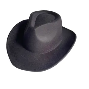 Detailed view of the black felt western cowboy hat, classic fedora style for autumn and winter.